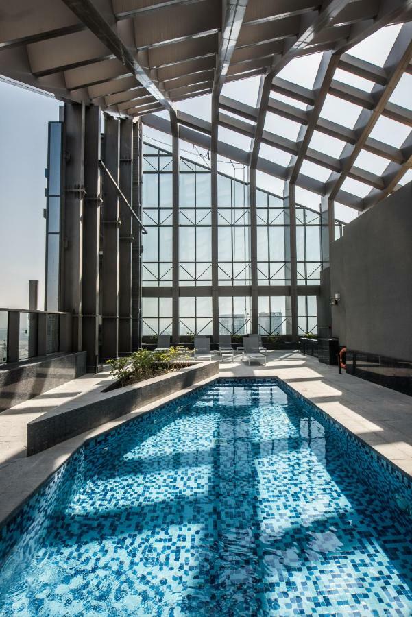 Fantastay Sparkle Tower Luxury 1 Br Дубай Екстериор снимка