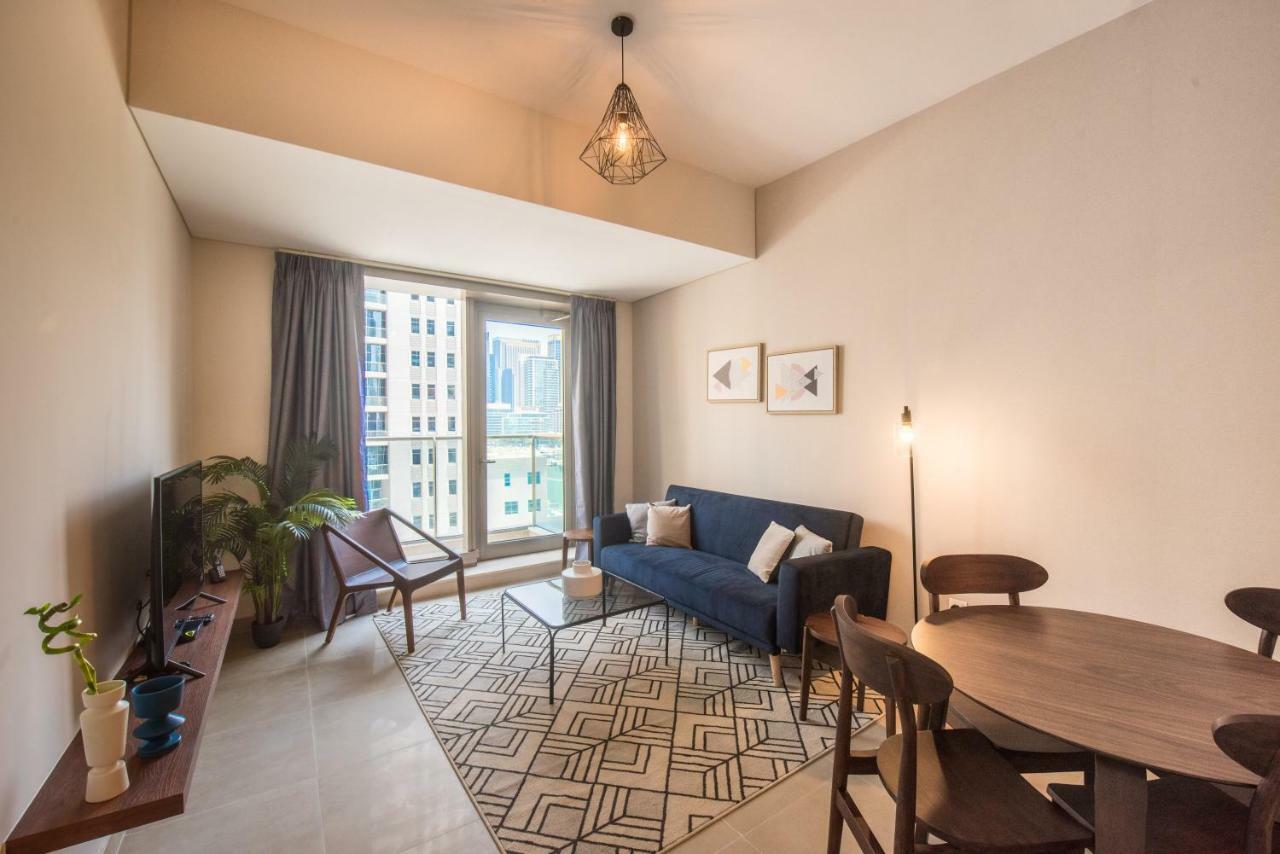 Fantastay Sparkle Tower Luxury 1 Br Дубай Екстериор снимка